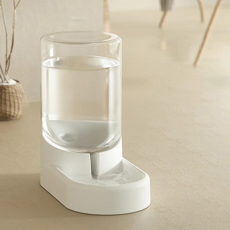 distributeur-de-croquettes-eau-blanc