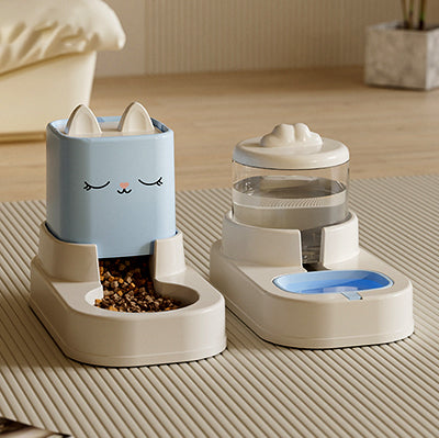 distributeur-de-croquettes-pour-chat-bleu