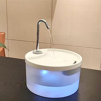 fontaine-a-eau-pour-chat-avec-detecteur-de-mouvement-coule