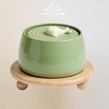 fontaine-a-eau-pour-chat-en-ceramique-modele-vert-et-socle-simple