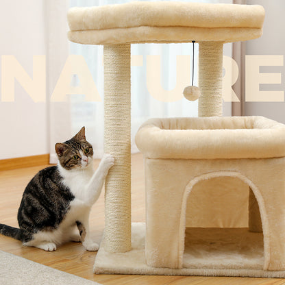 arbre-a-chat-compact-chat-qui-fait-ses-griffes-sur-le-poteau