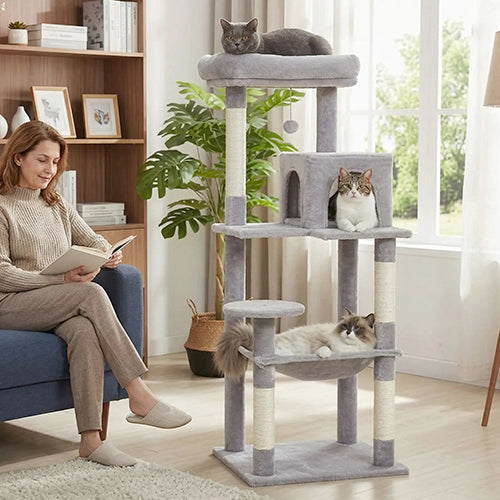 arbre-a-chat-multifonction-avec-dame-qui-lit