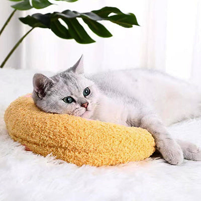 coussin_chat_oreiller_jaune_et_chat_blanc
