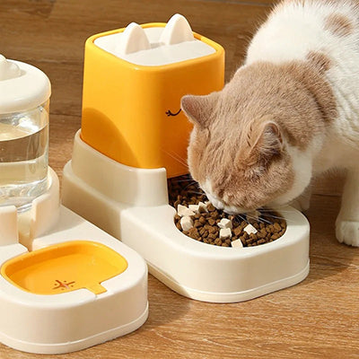 distributeur-de-croquettes-pour-chat-mange