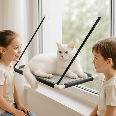 hamac-fenetre-chat-toutes-saisons-avec-deux-enfants