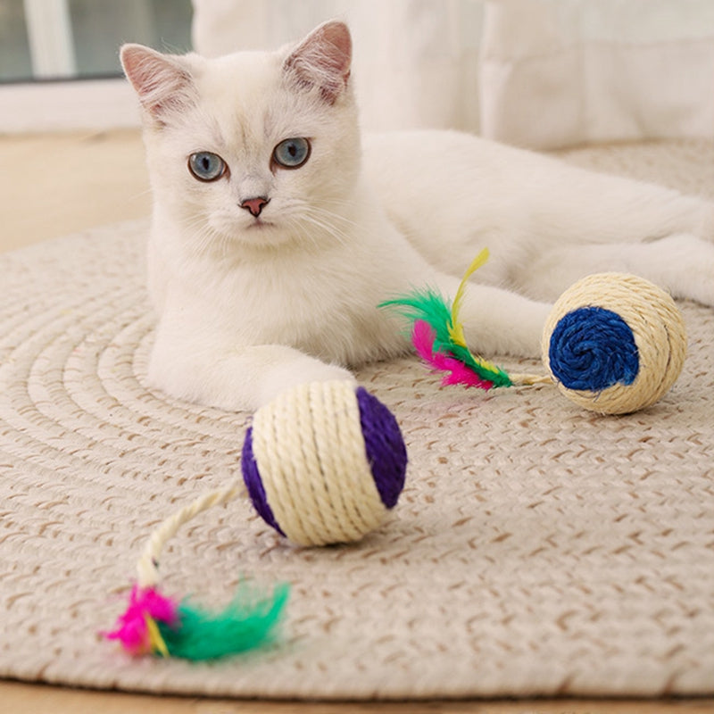 Jouet pour chat - balle en sisal avec plume